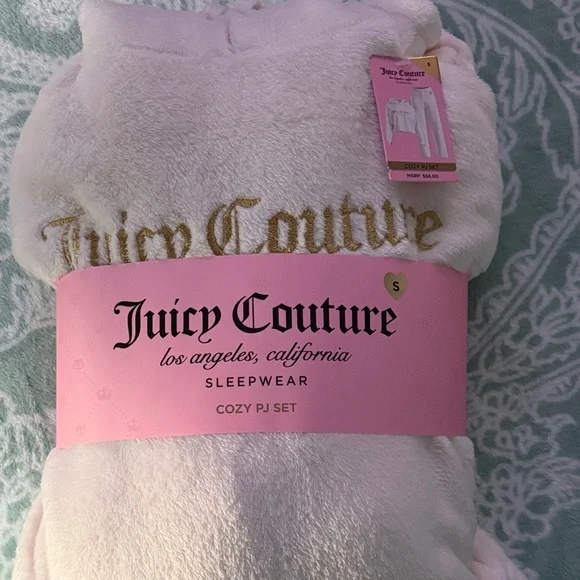 Juicy Couture Cream Sleepwear Set - Picture 1 of 1